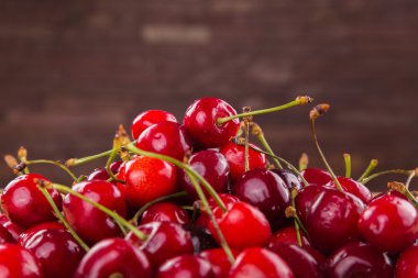 kırmızı taze kiraz