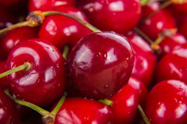 kırmızı taze kiraz