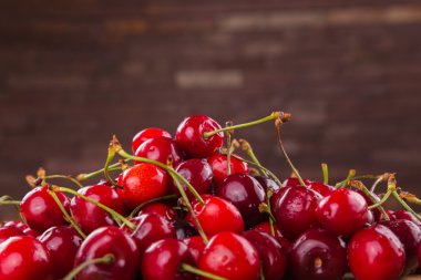 kırmızı taze kiraz