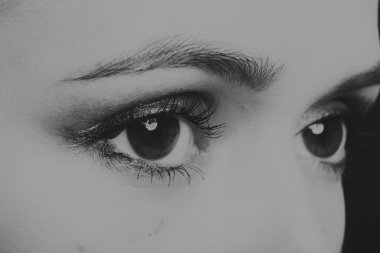 Güzel bir kız profesyonel makyaj