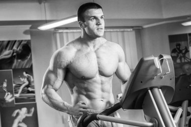 Adam üzerinde simülatörü koşu