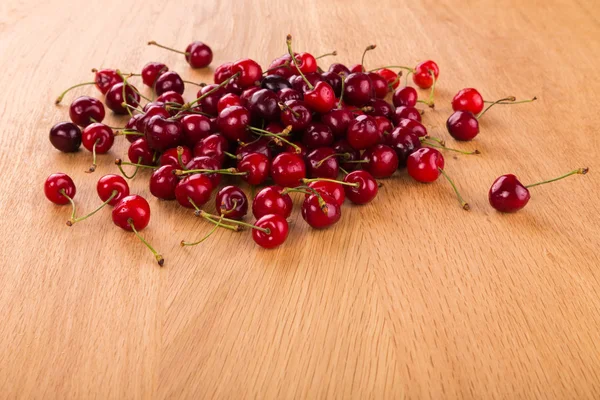 Fresh ripe cherries — Stock Photo, Image