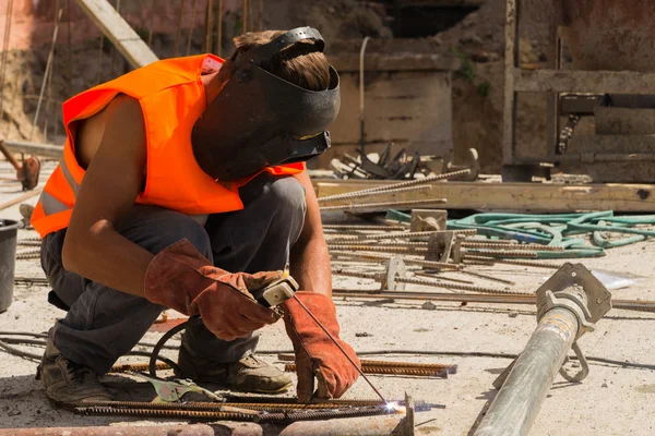 Werken in de bouw — Stockfoto