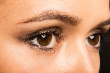 Güzel bir kız profesyonel makyaj