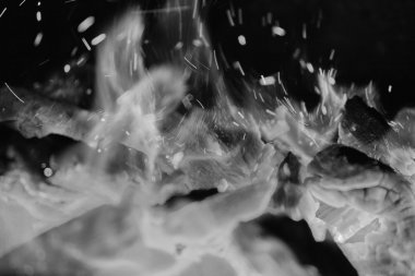 Fotoğraf gece şenlik ateşi