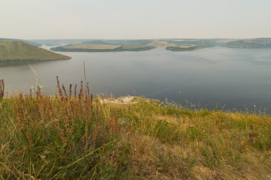 güzel bir nehir manzarası