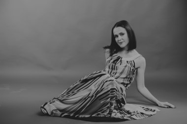 Büyülü bir ışık gizemli kız portresi