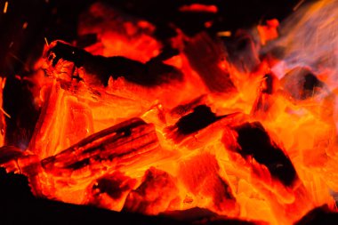 Fotoğraf gece şenlik ateşi