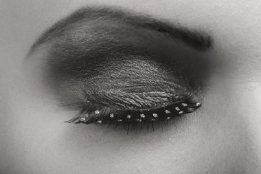 Güzel bir kız profesyonel makyaj