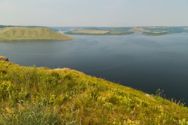 güzel bir nehir manzarası