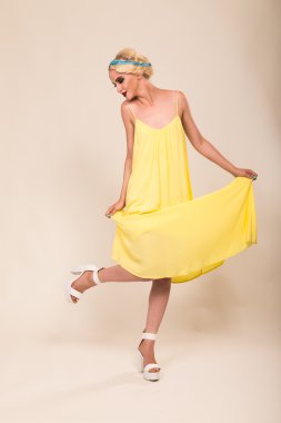 Eski tarzda bir kadın.