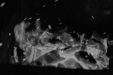 Siyah ve beyaz fotoğraf ateş