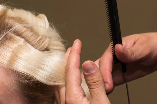 Trucco professionale su una bella ragazza — Foto Stock