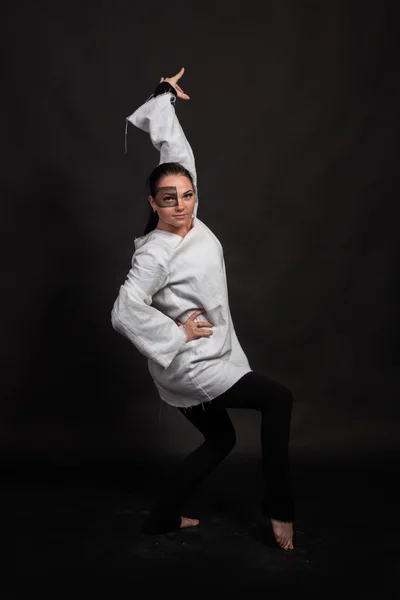 Dancer on the dark background — Stock Photo, Image