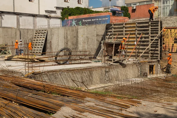 Vinnitsa, Ukrayna - 19 Haziran 2015: Insaati monolitik yapısı ile