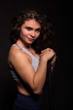 Atletik kıvırcık kız