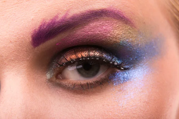 Güzel model profesyonel makyaj