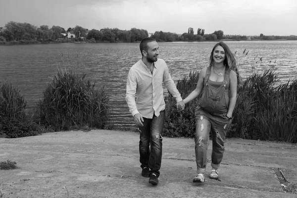 Famiglia in attesa di bambino — Foto Stock