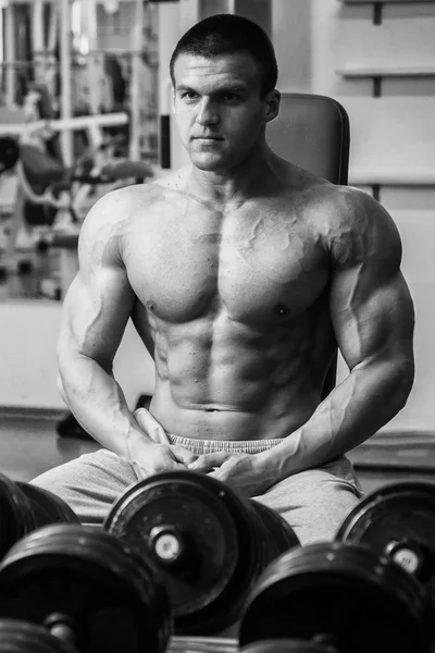 Man exercising with dumbbell — Stock Photo, Image