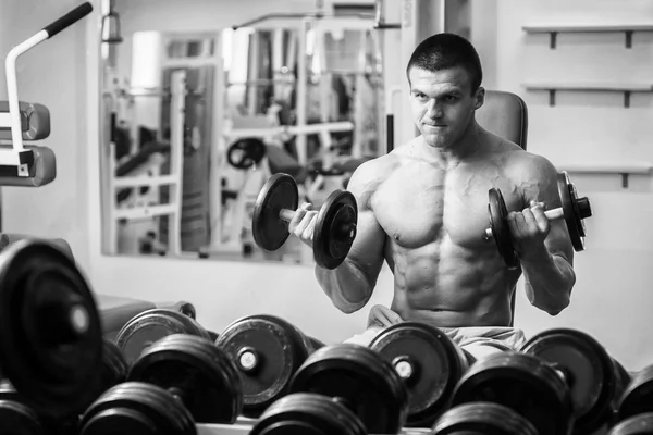 Man exercising with dumbbells — Stock Photo, Image