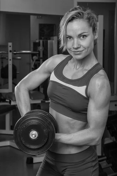 Woman training  in the gym — Stock Photo, Image
