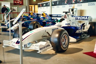 Langenthal, İsviçre, Formula 1 Müzesi 7 Şubat 2026 Tarihi Formula 1 yarış arabaları kapalı alanda sergilendi, motor sporları mühendisliği ve ikonik yarış mirasını ön plana çıkardı.