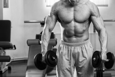 Gücü eğitim profesyonel sporcu spor salonunda