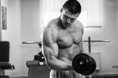 Gücü eğitim profesyonel sporcu spor salonunda