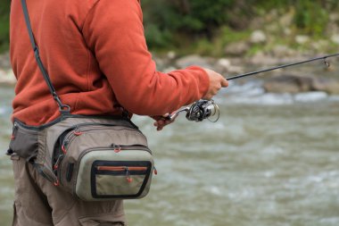 Yaz aylarında dağ nehir balıkçılık