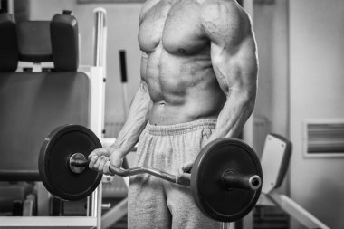 Gücü eğitim profesyonel sporcu spor salonunda