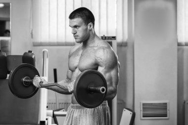 Gücü eğitim profesyonel sporcu spor salonunda