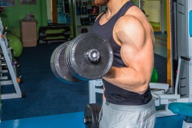 Gücü eğitim profesyonel sporcu spor salonunda