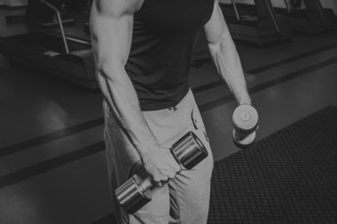 Gücü eğitim profesyonel sporcu spor salonunda