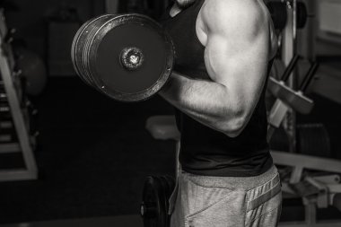 Gücü eğitim profesyonel sporcu spor salonunda