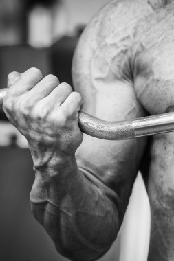 Gücü eğitim profesyonel sporcu spor salonunda