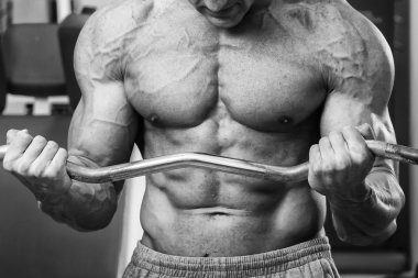 Gücü eğitim profesyonel sporcu spor salonunda