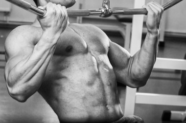 Gücü eğitim profesyonel sporcu spor salonunda