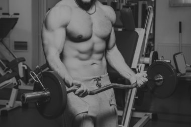 Gücü eğitim profesyonel sporcu spor salonunda