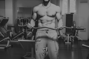 Gücü eğitim profesyonel sporcu spor salonunda