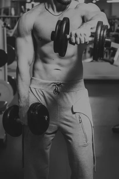 Entrenamiento de fuerza atleta profesional en el gimnasio —  Fotos de Stock