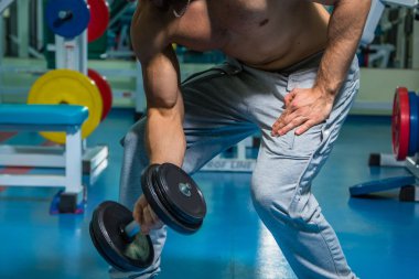 Gücü eğitim profesyonel sporcu spor salonunda