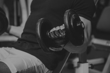 Gücü eğitim profesyonel sporcu spor salonunda