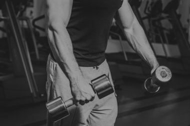 Gücü eğitim profesyonel sporcu spor salonunda