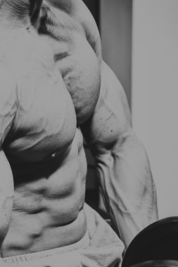 Gücü eğitim profesyonel sporcu spor salonunda