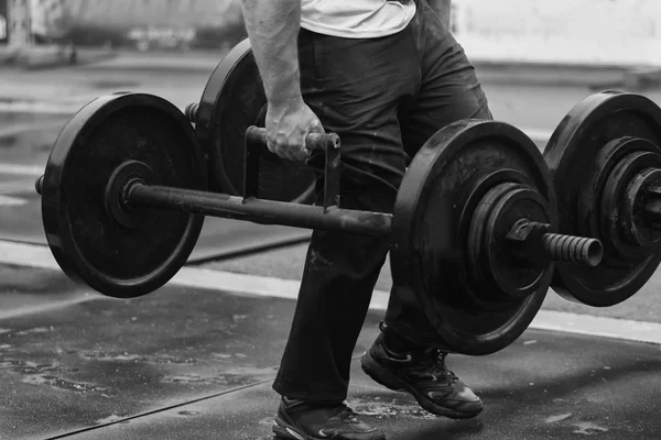 Atlet basın bar sokakları alır