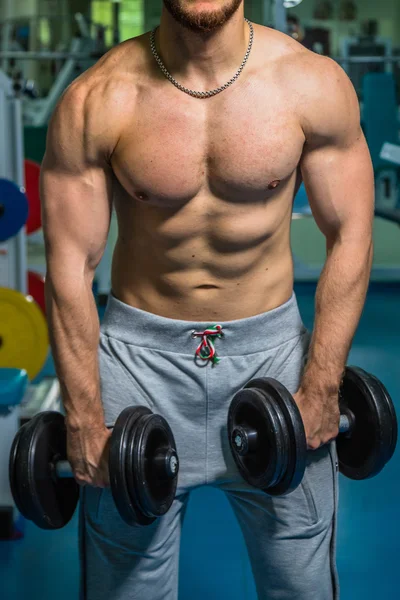 Entrenamiento de fuerza atleta profesional en el gimnasio — Foto de Stock