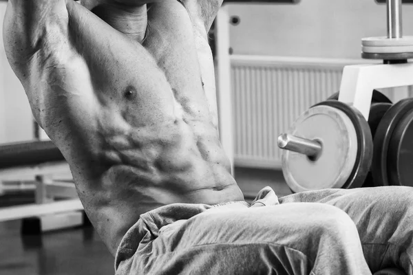 Gücü eğitim profesyonel sporcu spor salonunda