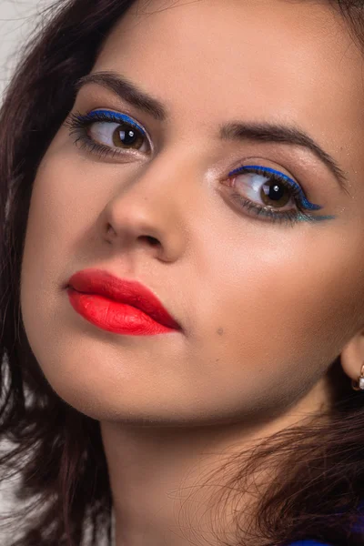 Güzel genç esmer bir şık iş resim