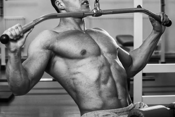 Treinamento de força atleta profissional no ginásio — Fotografia de Stock