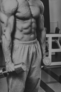 Gücü eğitim profesyonel sporcu spor salonunda